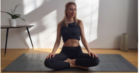 8 prostych pozycji jogi, które pomagają się zrelaksować i zwiększają elastyczność (+zdjęcia)